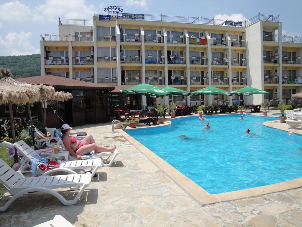 Park Hotel Argo Obzor Buitenkant foto
